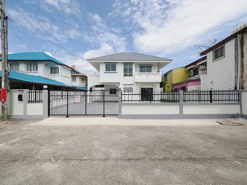 ขายราคาพิเศษ บ้านเดี่ยว 2 ชั้น 67.1 ตรว. ม.บัวทองธานี พาร์ควิลล์2 ขนาด 4 ห้องนอน 2 ห้องน้ำ หลังมุม ขนาดใหญ่ พร้อมเฟอร์ รีโนเวทใหม่ทั้งหลัง [บางบัวทอง] 1