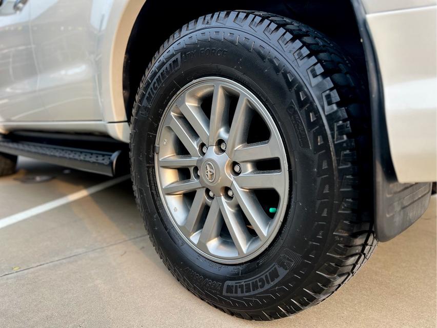 ขาย Toyota Fortuner 3.0D4D ปี14 14