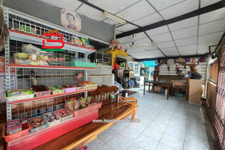 บ้านเดี่ยว หมู่บ้าน ปิ่นเจริญ 1 (ซอยสรณคมน์ 19) เนื้อที่ 30 ตรว. ใกล้สนามบินดอนเมือง ถนนสรงประภา แขวงสีกัน เขตดอนเมือง กรุงเทพฯ 4