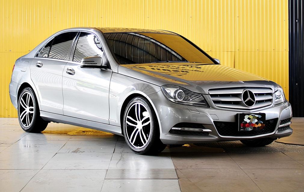 Mercedes-Benz C250 CGI Avantgarde Facelift (W204) ปี 2012 สีเทา รูปที่ 3