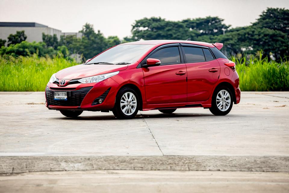 Toyota Yaris 1.2 Entry ปี 2018 สีแดง มือเดียวป้ายแดง  9
