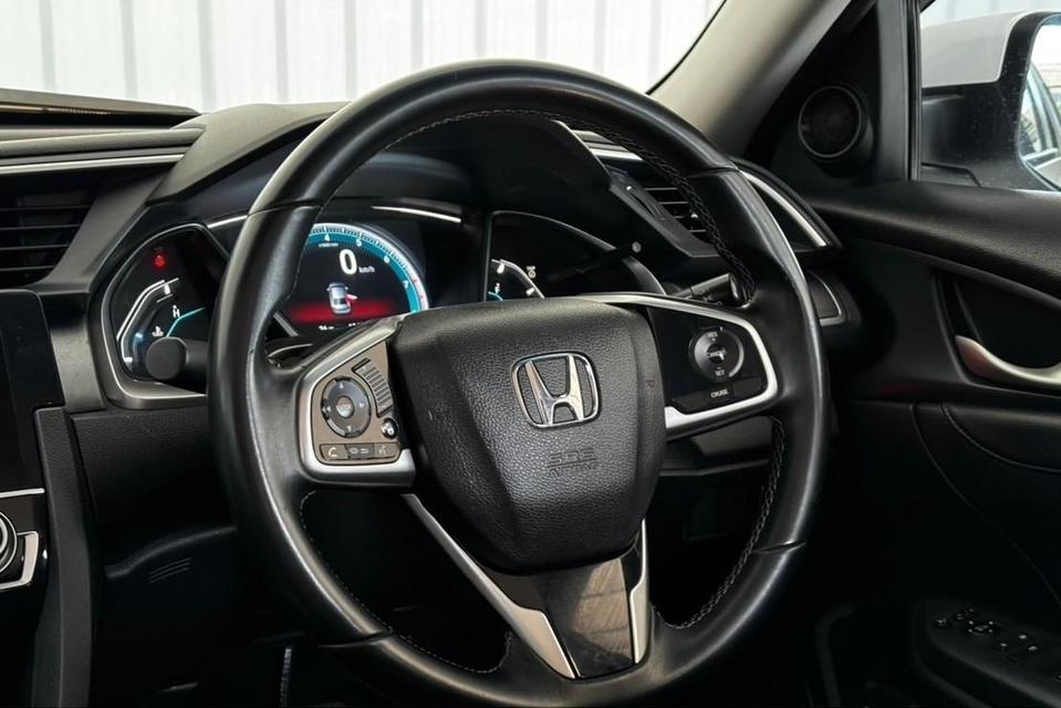 Honda Civic FC 1.8EL เบนซิน เกียร์ออโต้  ปี2017 11