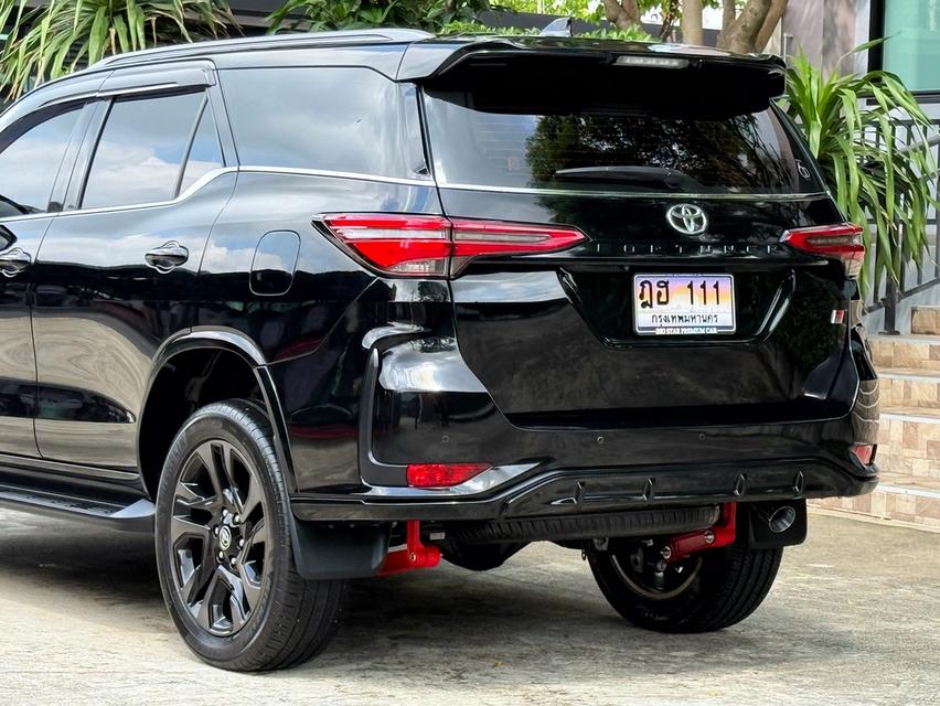 2023 TOYOTA FORTUNER 2.8 GR SPORT 4WD รถมือเดียวออกป้ายแดง รถวิ่งน้อย ประวัติศูนย์ครบ รถไม่เคยมีอุบัติเหตุครับ รูปที่ 9