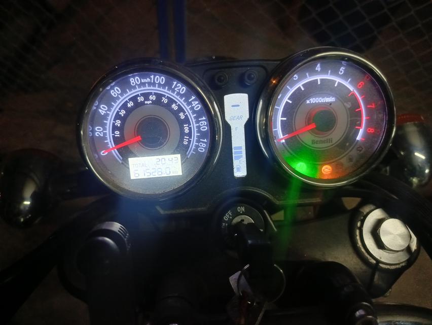รถมอร์เตอร์ไซค์ Benelli Imperial 400 รูปที่ 14