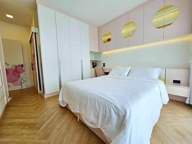 นอร์ดิก 66ตร.วา. 364 ตร.ม. เฟอร์ฯ เครื่องใช้ไฟฟ้าครบ 4 นอน ในโครงการหมู่บ้าน ตลาดร่มเกล้า 1.5 กม. ร่มเกล้า15-23 บ้านเดี่ 5