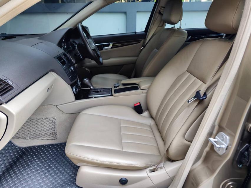 Benz C200 1.8 CGI BlueEFFICIENCY 2010 13
