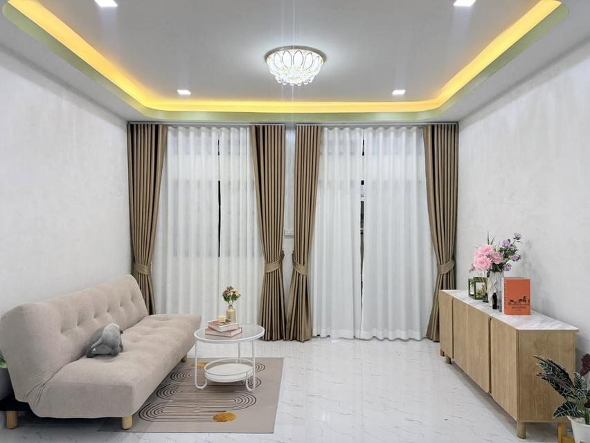 หมู่บ้านสินธานี 3 นวลจันทร์ 5
