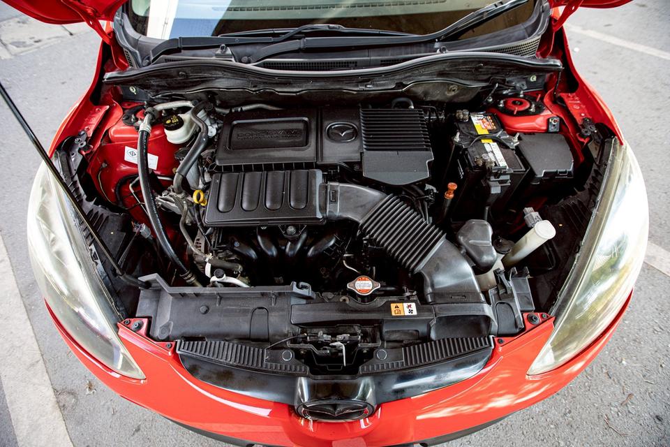Mazda2 1.5 Spirit Sedan สีแดง ปี 2012 11