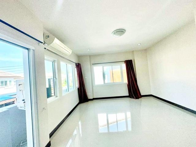 ถูกสุดในโครงการ 45ตร.วา. ขายขาดทุน30% ขายบ้านเดี่ยวใหญ่ 2 ชั้น บางพระ 3 นอน 3 น้ำ รร.อัสสัมชัญ ศรีราชา 2.6 กม. ติดแอร์ทุ 2