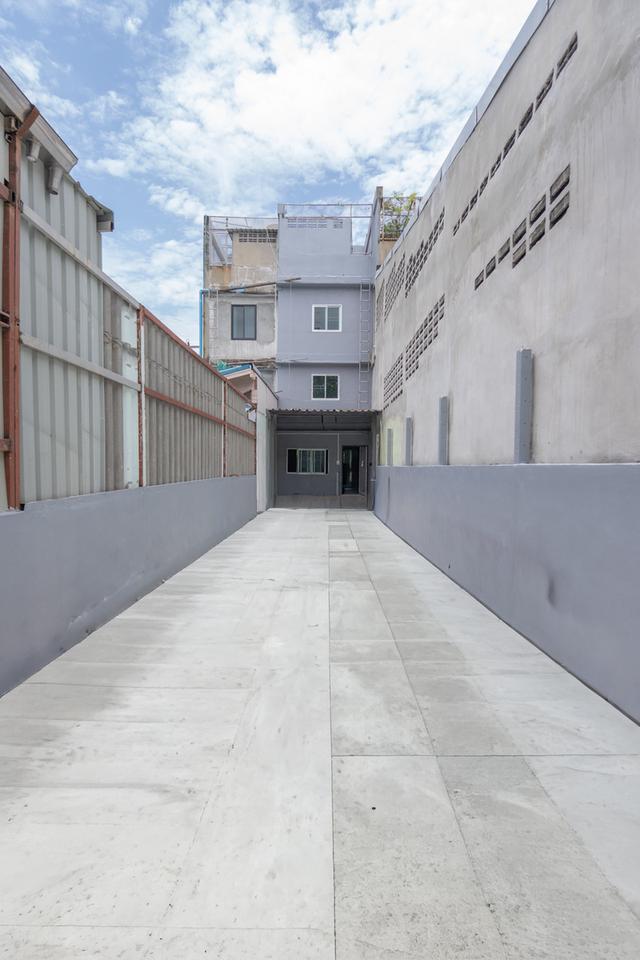 ตึกแถว อาคารพาณิชย์ 3 ชั้นครึ่ง 12