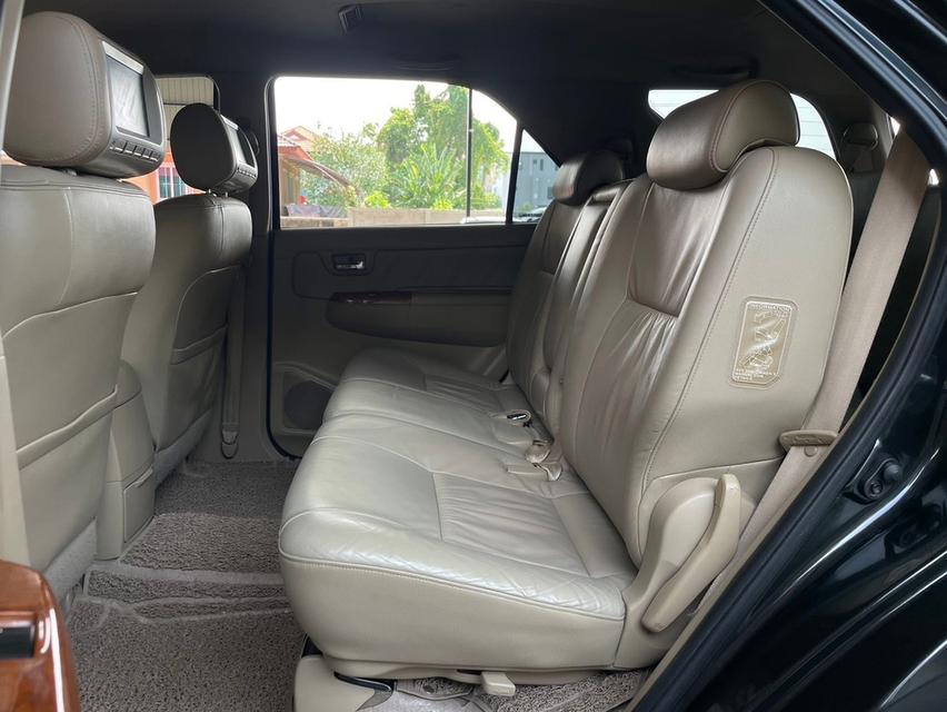 TOYOTA FORTUNER 3.0V 4WD 2010  13