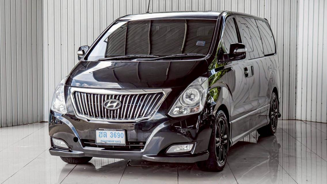 HYUNDAI H1 ELITE ปี 2015 สีดำ โฉม ปี08-18