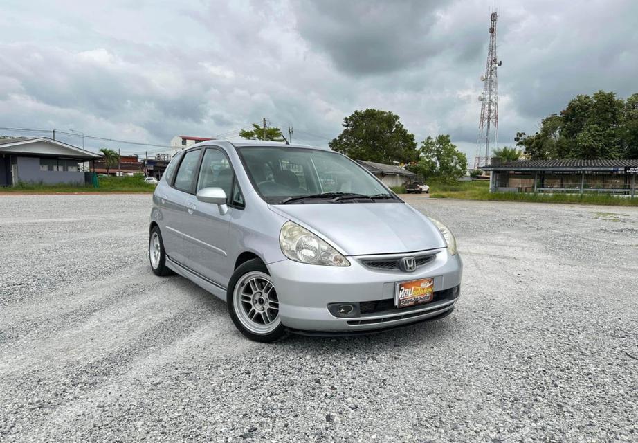 ปล่อยต่อรถยนต์ Honda Jazz GD ปี 2005 4