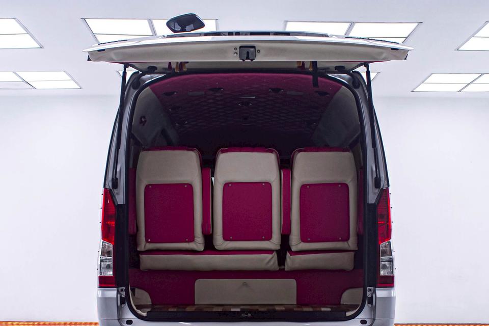 TOYOTA COMMUTER 2.8 2020 19
