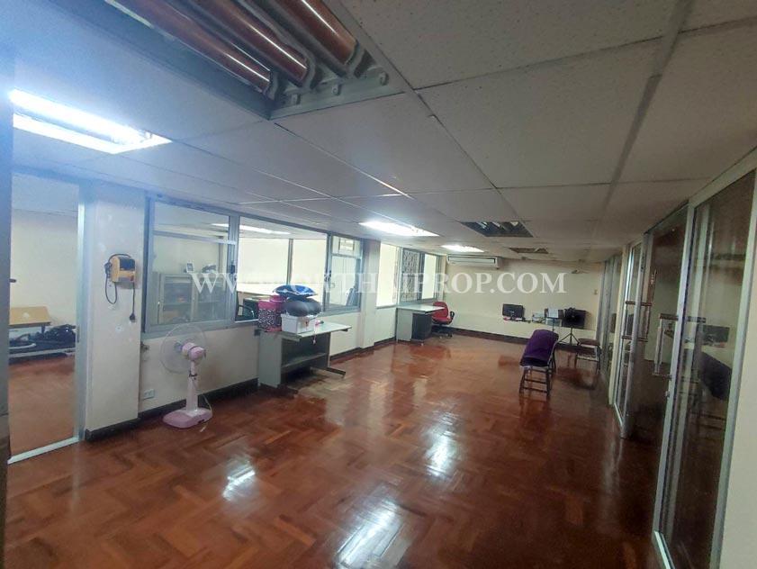 อาคารพาณิชย์ 4.5 ชั้น 3 คูหาติดกัน หมู่บ้านริมน้ำ จรัญสนิทวงศ์-บางพลัด ใกล้ MRT สิรินธร 5