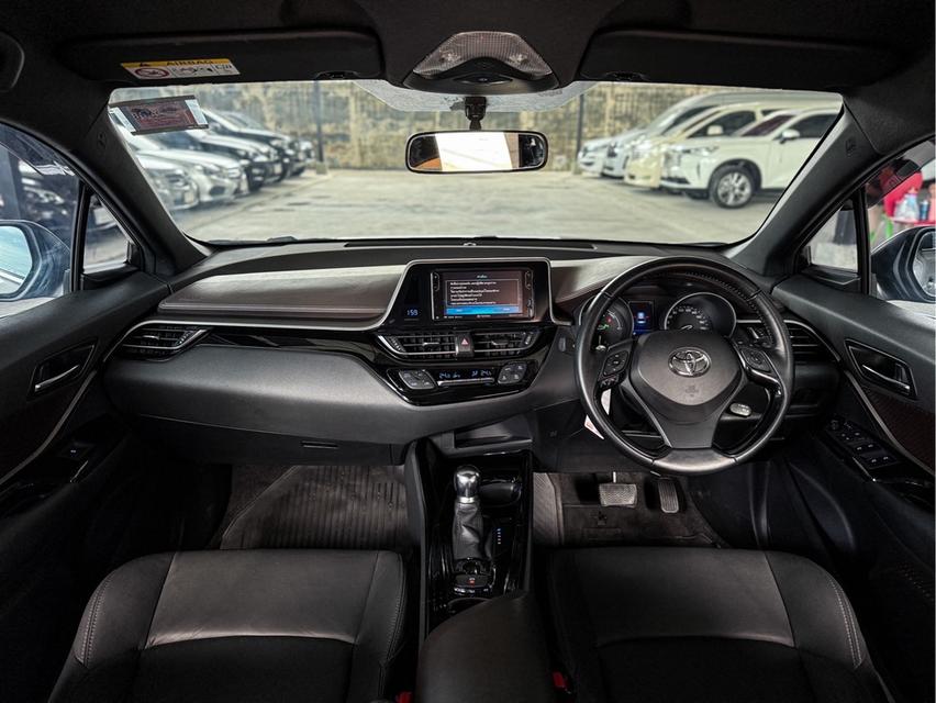 รหัสรถ WRT567 2018 TOYOTA CHR, 1.8 HV Mid 9