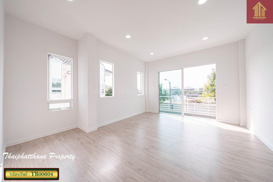 ไลฟ์ บางกอก บูเลอวาร์ด วงแหวน-พระราม 9 5