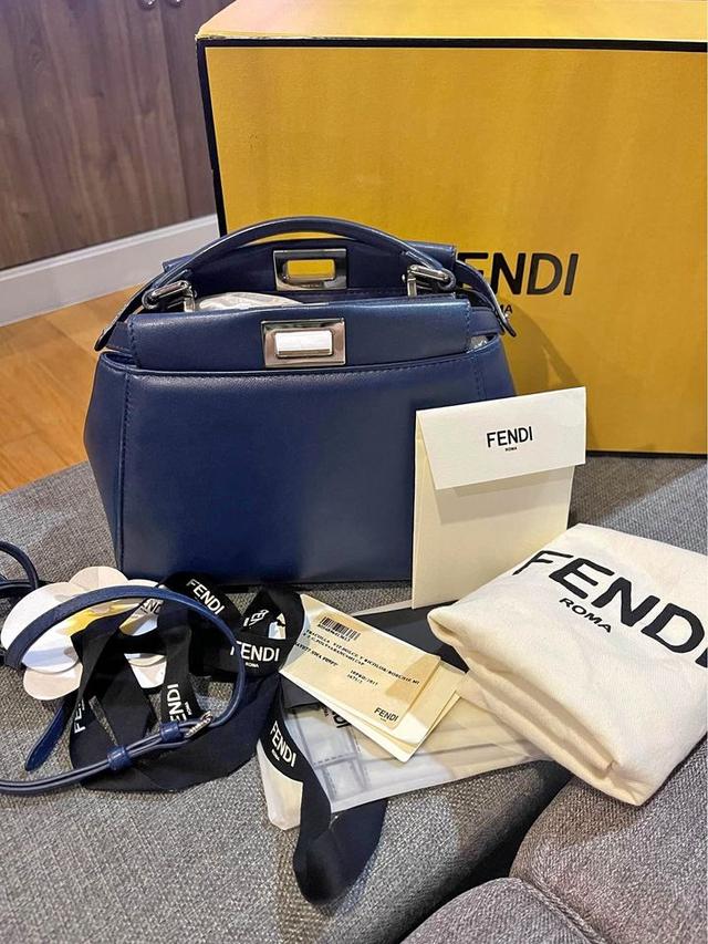 ขายกระเป๋า Fendi สีน้ำเงินเข้ม