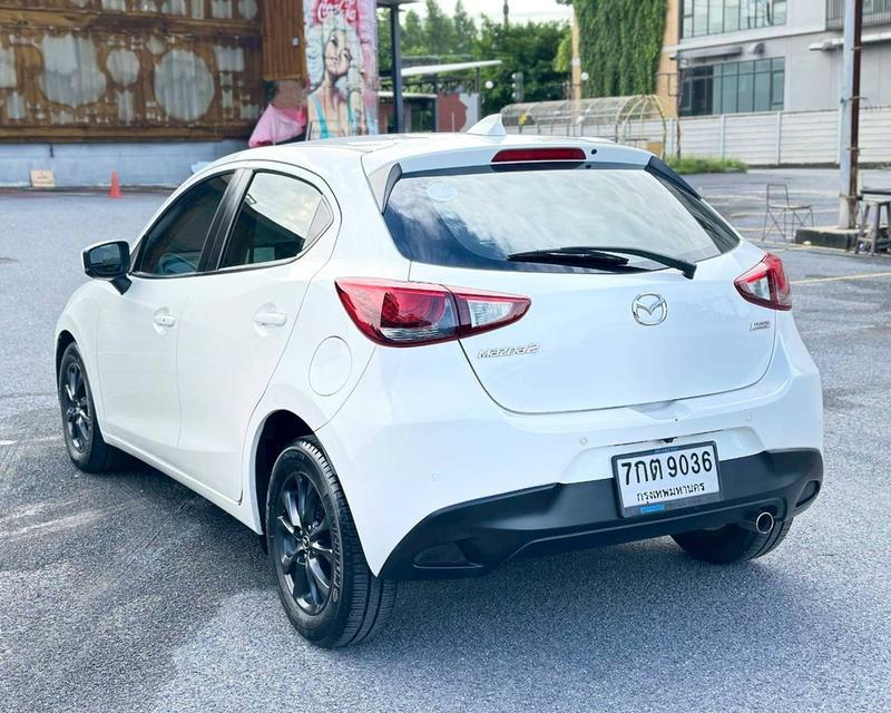 Mazda2 Skyactive 1.3 Sport High connect hatchback เกียร์ Auto สีขาวมุก ปี2018 6