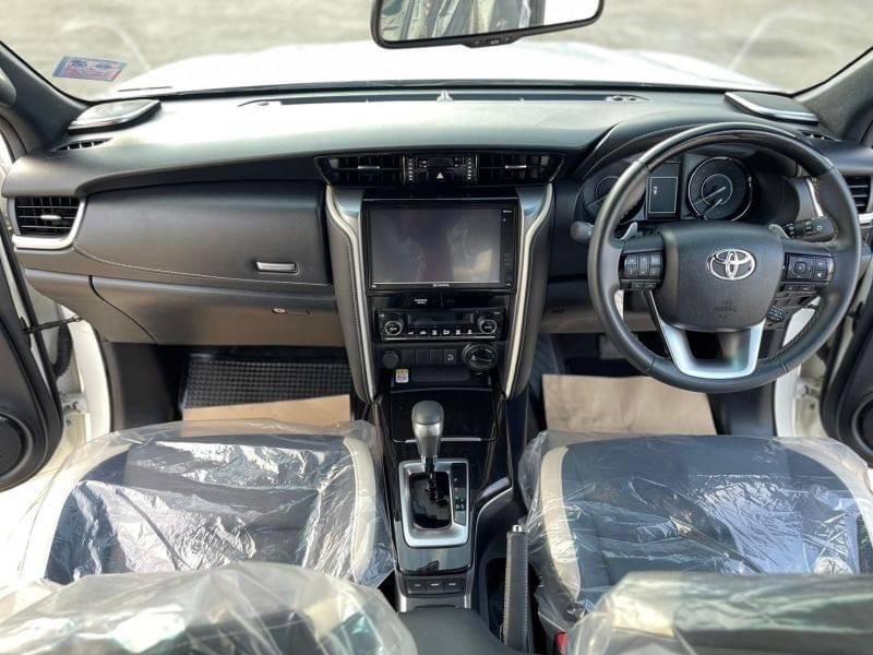 TOYOTA FORTUNER LEGENDER 2.8 AT 4WD ปี 2020 8