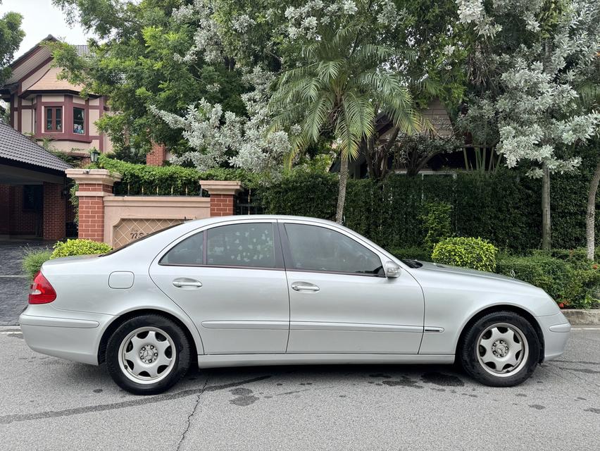 2005 Mercedes-Benz E220 CDI Classicรถสภาพสวย ประกันเหลือ 3