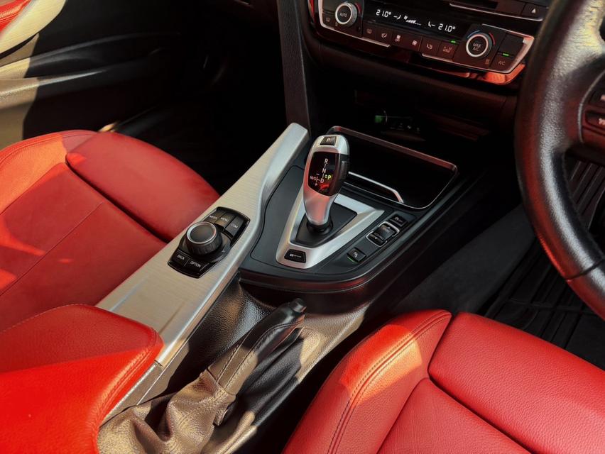 ลดราคาเหลือเพียง!! ปี2018 BMW 330E SPORT AT TOP สุดๆ รูปที่ 4