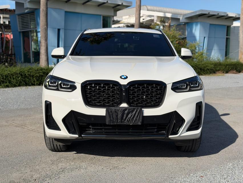 BMW X4 xDrive20d M Sport LCIปี 2022 ไมล์ 63,xxx kmราคา 2,290,000 บาทBSI: 30/08/2027 (5yrs/100,000km)Wa