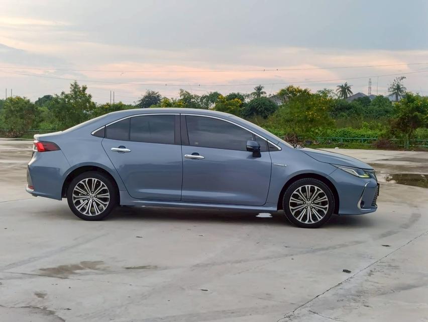 TOYOTA  ALTIS  Sedan 4dr Hybrid High E-CVT 7sp FWD 1.8สีเทา  Y2019  7