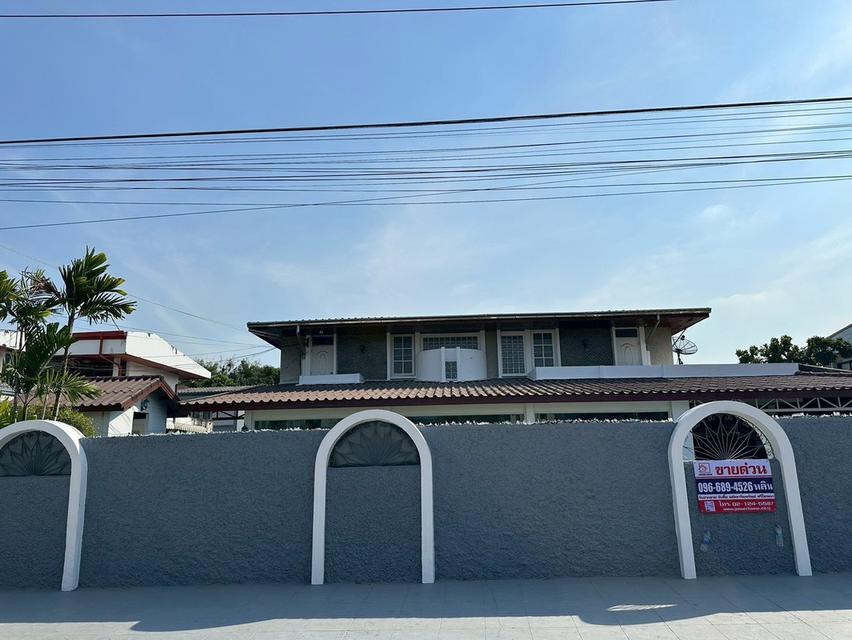 บ้านเสนานิเวศน์ 1 ซอย ประเสริฐมนูกิจ 18 ถนนเกษตร-นวมินทร์ แขวงจรเข้บัว เขตลาดพร้าว กรุงเทพมหานคร 1