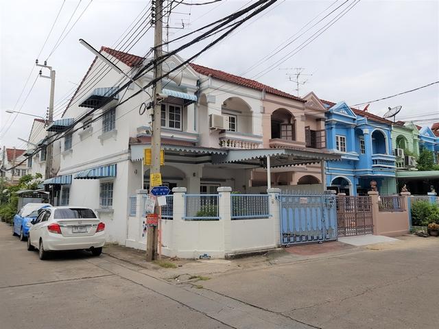 ให้เช่า-ขาย ทาวน์เฮ้าส์ หลังมุม 24 ตรว. ต้นโครงการ ลภาวัน 1 ใกล้ตลาดบางบัวทอง วัดเล่งเน่ยยี่ 3 นอน 2 น้ำ