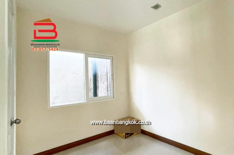 ทาวน์โฮม หลังมุม โกลเด้นทาวน์ วัชรพล-สุขาภิบาล 5 เนื้อที่ 31 ตรว. ใกล้บิ๊กซี สุขาภิบาล 5 ถนนสุขาภิบาล 5 แขวงออเงิน เขตสายไหม 4