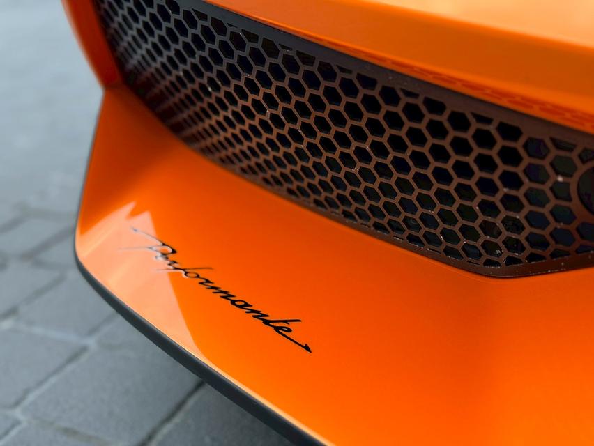 Lamborghini 570-4 performante รูปที่ 20
