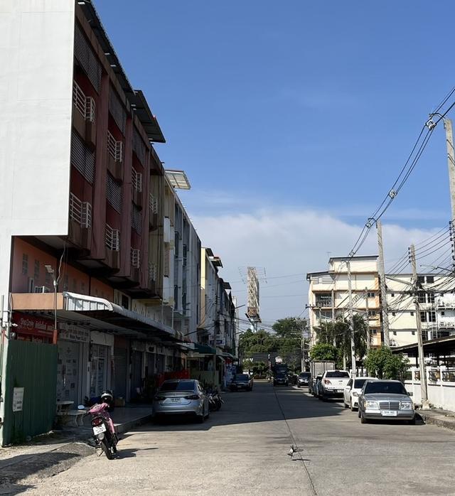 อาคารพาณิชย์ 3 ชั้นครึ่งให้เช่า 3