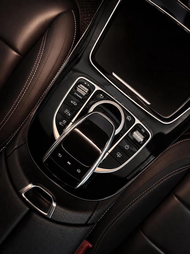 Mercedes Benz E350e AMG Dynamic Plug-in Hybrid 2019 เครื่องยนต์ เบนซิน 4 สูบ 2,000 cc. 299 แรงม้า รูปที่ 6