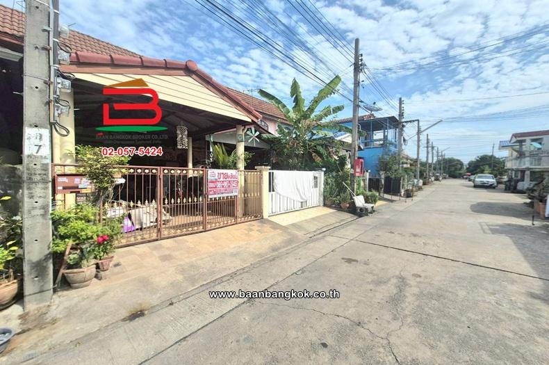 ทาวน์เฮาส์ เนื้อที่ 20 ตร.ว. หมู่บ้านบัวทองแลนด์ ถนนกาญนาภิเษก ตำบลบางบัวทอง อำเภอบางบัวทอง นนทบุรี 3