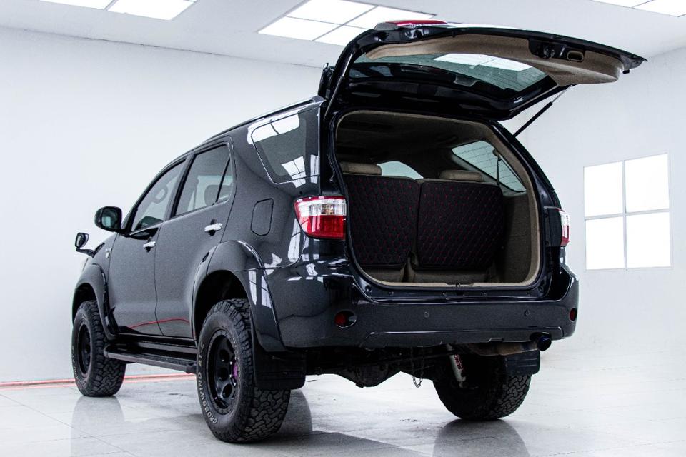 TOYOTA FORTUNER 3.0 V 2WD 2011