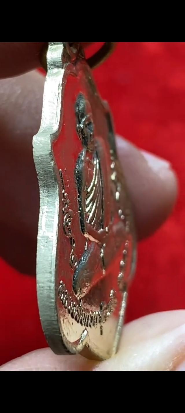 หลวงพ่อกวยหลังหนุมานปี 21 สภาพสวยมากแบ่งปันให้ครับ รูปที่ 5