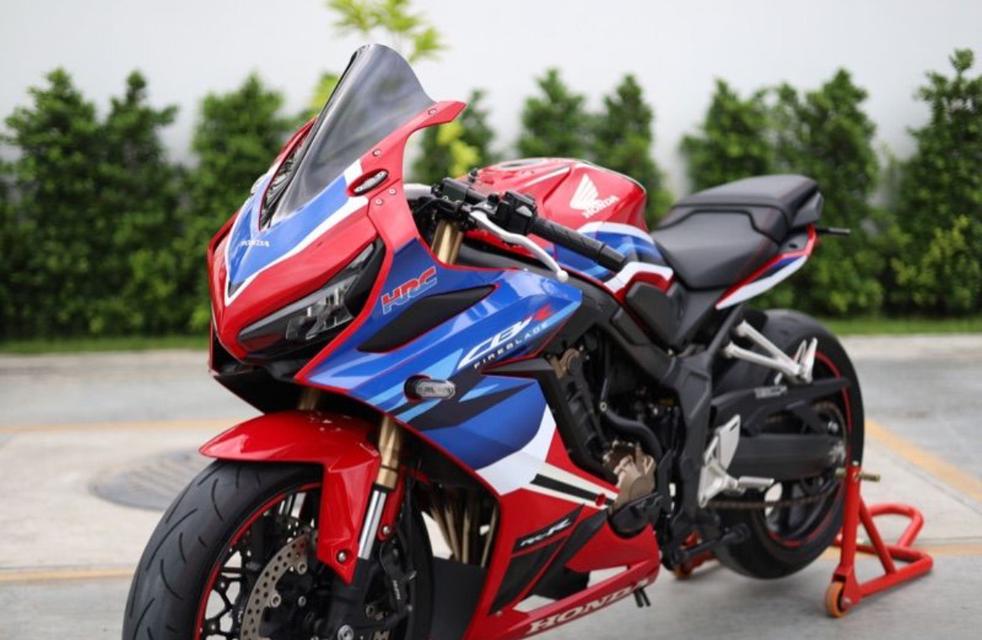 ขายรถ Honda CBR650 R สีแดงน้ำเงิน 3