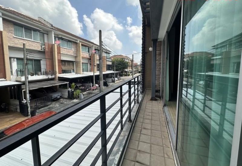 ขายด่วนถูกสุด Townhome 3 ชั้นหลังมุม TownPlus เกษตร-นวมินทร์ ใกล้ CDC, รถไฟฟ้า 6