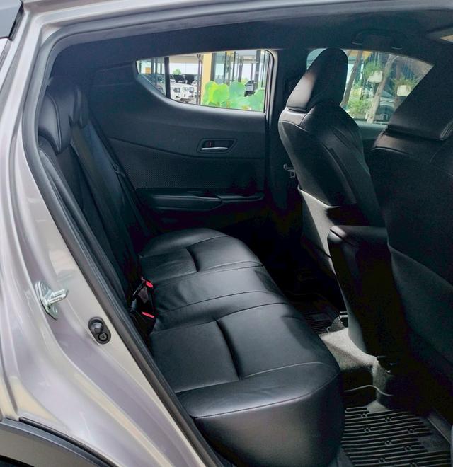 TOYOTA CH-R 1.8 MID ปี 2019 15