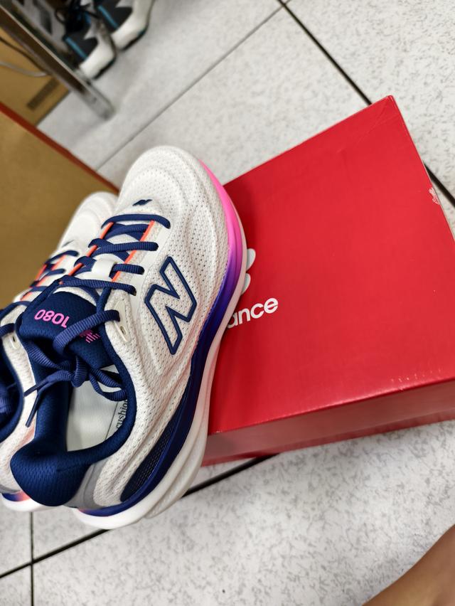 ขายรองเท้าวิ่งnewbalance 1080v15