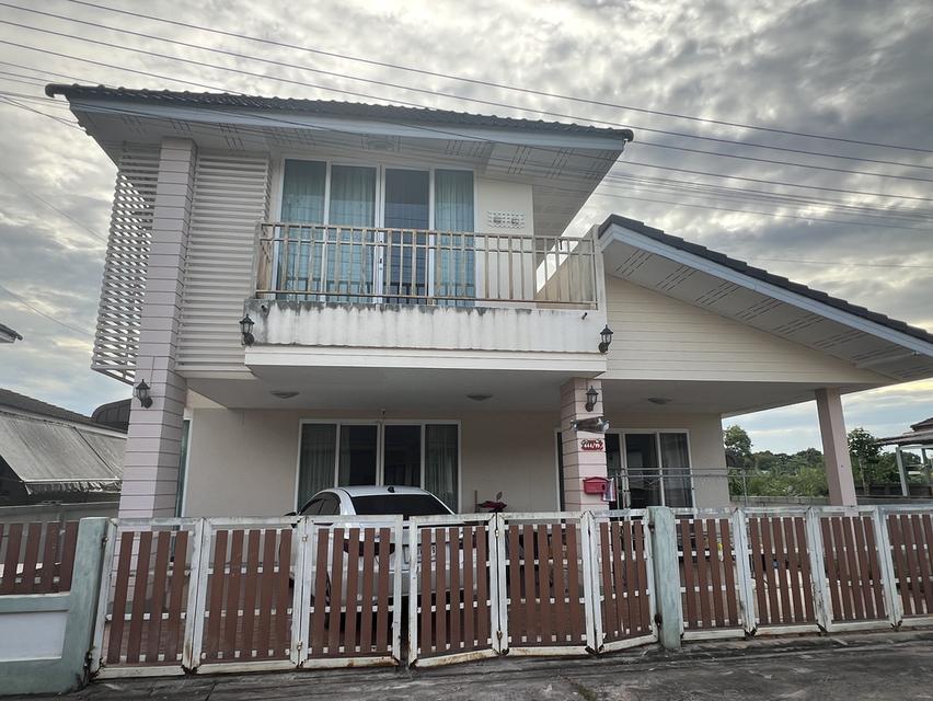 🏡 ขายบ้านเดี่ยว 2 ชั้น ทำเลดี ใจกลางเมืองไชยา! ใกล้สิ่งอำนวยความสะดวกครบครัน 1