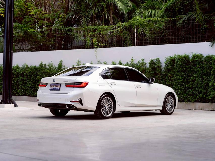 BMW 320Li Limousine Luxury ปีจด 2022-BSi ถึง 28/12/69 / 100,000 km.-Warranty ถึง 28/12/69 / 200,000 km