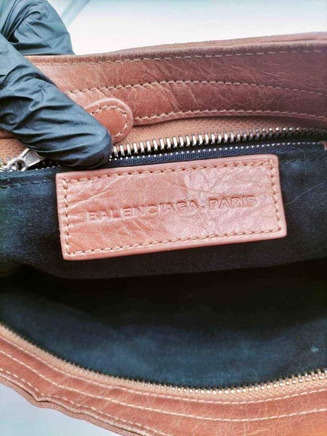 กระเป๋าแบรนด์เนม  Balenciaga Automne Leather 5