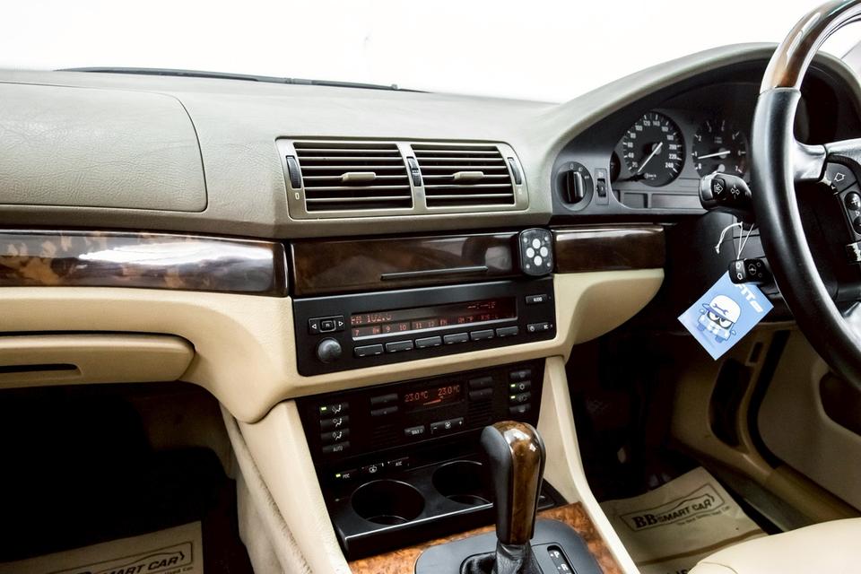 BMW SERIES 5 523iA E39 2001  13