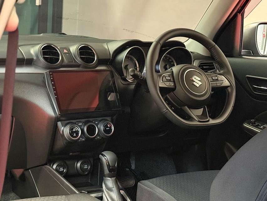 2023 SUZUKI SWIFT GLX รุ่น TOP สุด รถมือเดียวออกป้ายแดง รถวิ่งน้อย เข้าศูนย์ทุกระยะ รถไม่เคยมีอุบัติเหตุครับ รูปที่ 12
