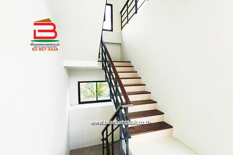 โฮมออฟฟิศ เวร่า บิสเน็ท ร่มเกล้า-สุวรรณภูมิ เนื้อที่ 46.8 ตร.ว ใกล้ท่าอากาศยานสุวรรณภูมิ ถนนรามคำแหง แขวงคลองสามประเวศ เขตลาดกระบัง 8