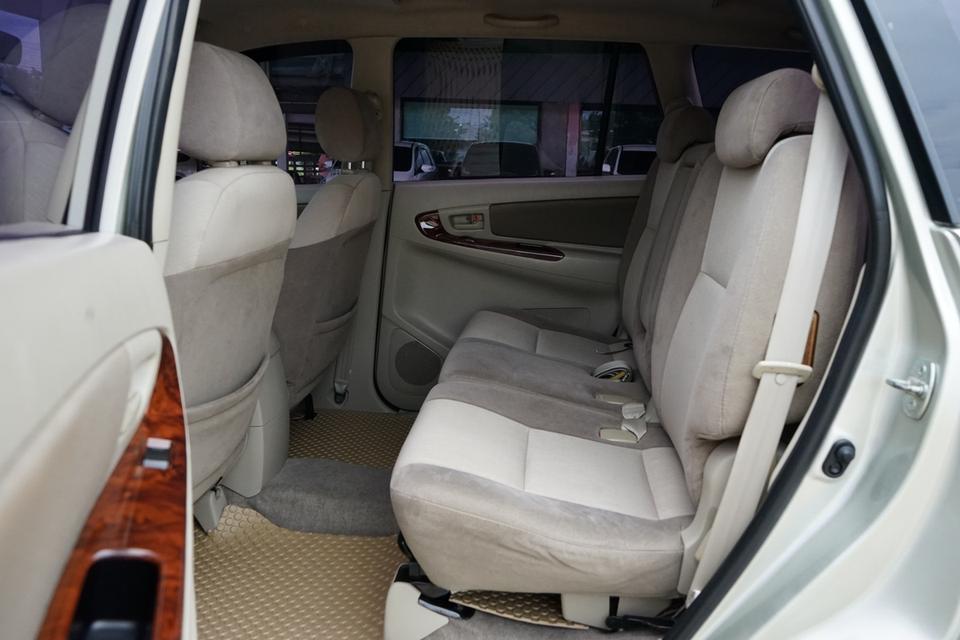 2012 TOYOTA INNOVA 2.0G 10