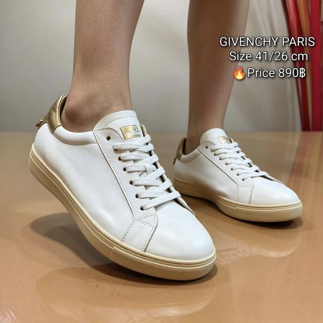 GIVENCHY PARIS Size 41/26 cmðĨPrice 890āļŋ