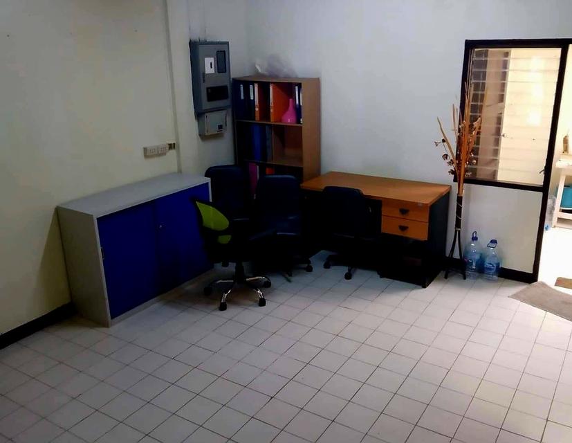 . โฮมออฟฟิศลาดพร้าวติดบีทีเอสให้เช่า 33,000 10